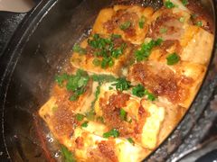 石锅海鲜酿豆腐-坛宗剁椒鱼头(河西王府井店)