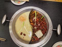 -沸炉重庆老火锅(军事博物馆店)