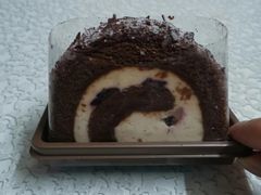 樱桃黑巧瑞幸卷-瑞幸咖啡(沙河世纪广场一层店)