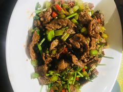 小炒黄牛肉-洁雅小南方俏巴鱼馆(汴河街店)
