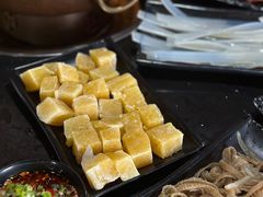 -果松木炭酸菜铜火锅·外婆参鸡汤