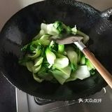 炒青菜也有窍门，青菜炒的好看又清爽