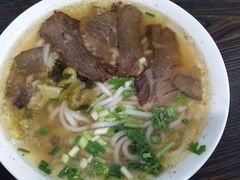 花溪原汤牛肉粉-花溪黄牛肉粉·金牌卤肉饭