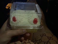 -红宝石·鲜奶小方·海派西点房(莘庄龙之梦店)