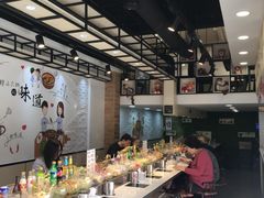 -百品聚旋转火锅(万德庄店)