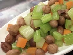 芹菜花生-屯屯面(海尔路店)