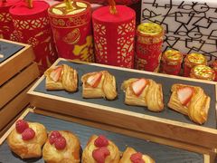 -广州万富希尔顿酒店·感趣自助餐厅·金秋蟹宴生蚝海鲜刺身