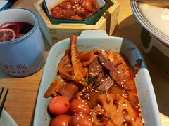 当红卤味拼盘-蜜桃餐厅·伴山(绿宝广场店)