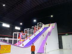 -嘿哟动霸CHUA·新潮玩运动娱乐中心·蹦床滑冰团建乐园