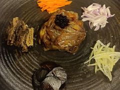 香格里拉黑蒜山珍捞海蜇头-泓0871臻选云南菜·味庄
