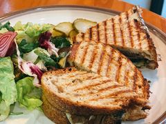 超级牛肉帕尼尼-O'mills Sourdough Bakery&Bistro(永嘉路店)