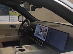 -理想汽车(世纪汇店)