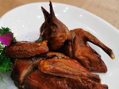 石岐乳鸽-轩记海鲜餐厅·四十五年老字号·经典粤菜(西区彩虹店)
