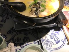 -卢大鲜鱼头捞饭(美利广场店)