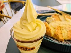 -猫王榴莲世家(三里屯SOHO商场店)