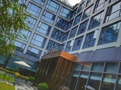 酒店大门-杭州西湖仁和饭店(湖滨银泰in77店)