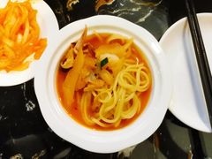 辣海鲜面-桃园中华料理炸酱面(燕儿岛路店)