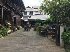 -Dash Teak House