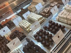 -VENCHI 闻绮(北京国贸商城店)