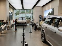 -理想汽车(世纪汇店)