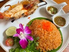 -Chom Cafe and Restaurant