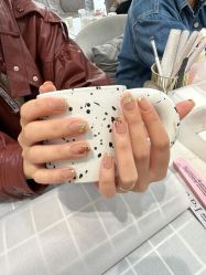 -UGIRL有个美甲