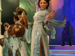 -金东尼人妖秀