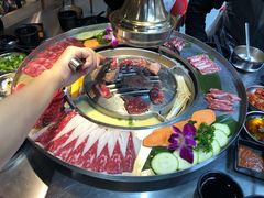 -哈哈碳都·牛肋条无限自助烤肉(台江万达店)