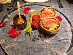 惠灵顿牛排-弦月窗LUNETTE BY AMANDA(复兴路店)