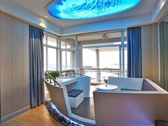-皇马海口湾海景酒店(万绿园秀英港店)