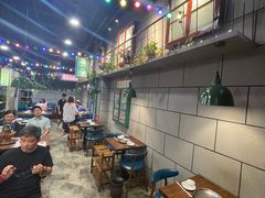用餐区-超越炭火牛蛙火锅鸡(河东店)