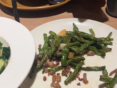 -耶里夏丽·新疆菜·28年喀什老馆(田林东路店)