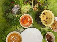 -沐毫傣泐云南菜孔雀宴•手抓饭傣味烧烤(曼听公园店)