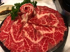 安格斯牛肉-鲜入围煮花胶鸡海鲜火锅