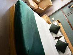 -宸玥酒店(成都西南财大地铁站店)