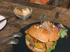 -HIGH FIVE哈福手工汉堡(桂林路店)