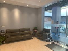 -瑞尔齿科(上海长风大悦城店)