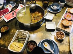 -左庭右院鲜牛肉火锅(金山万达店)