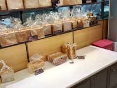 面包甜点陈列柜-面包新语(上地华联店)