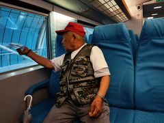 -龙阳路磁悬浮列车总站-停车场