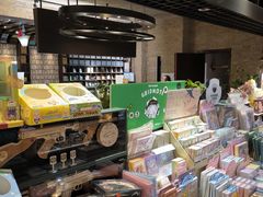 -钟书阁(松江泰晤士小镇店)