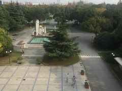 校门-上海市民办金苹果学校