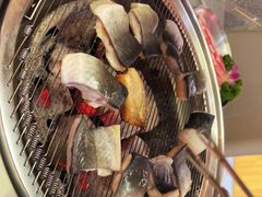 -围炉肉舍•炭烤活鳗•丹东海鲜烤肉(步行街店)