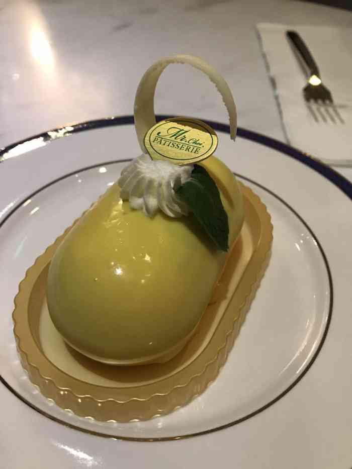 蔡嘉法式甜品(茂名店)-"为了个拿破仑 不是生日昂 就是点个蜡烛玩.