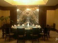 -八府香鸭·啫啫煲(华山路店)