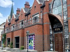 -钟书阁(松江泰晤士小镇店)