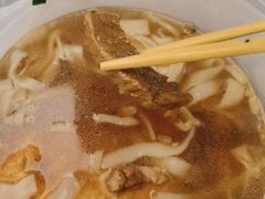 -裕新楼粉面馆·石磨手工粉(四方坪店)