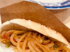 烧饼夹土豆丝-人人馋羊汤·饸饹面(住总万科店)