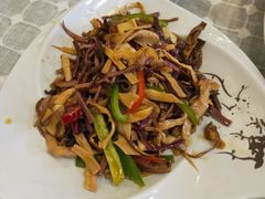 -小厨子私房菜·云南美食店