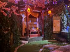 -暴风岛沉浸式体验馆(百联世纪店)